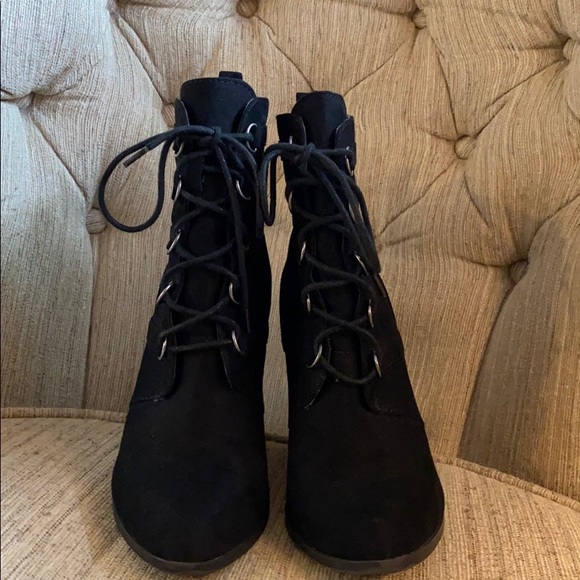 Vintage Charles Jourdan 4” wedges - Picture 6 of 10